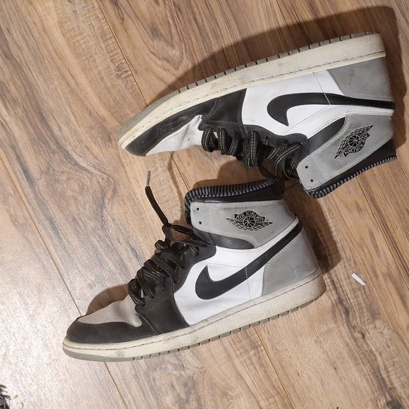 NIKE Jordan's Size 13 - Picture 3 of 6